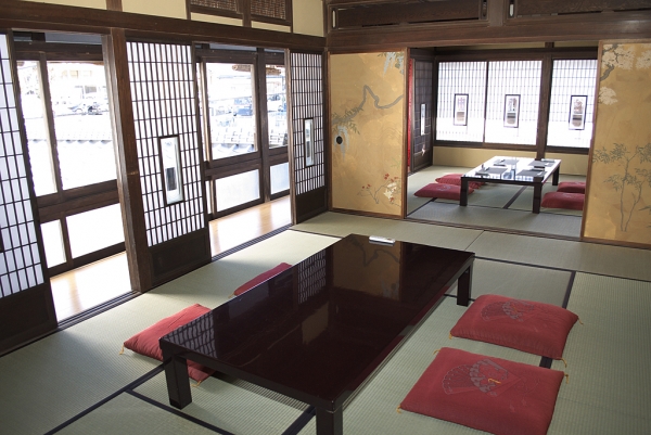 二階広間改修前後その3