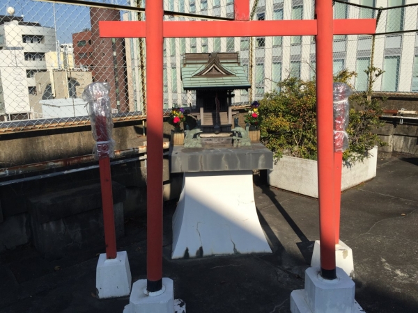 屋上稲荷社改修前